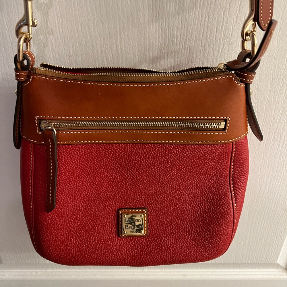 Dooney and Bourke red Crossbody bag only used once like new